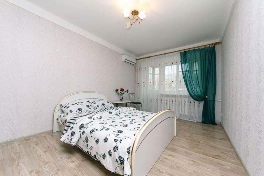 Comfortable One Bad Near Guliver Kiev Exterior foto